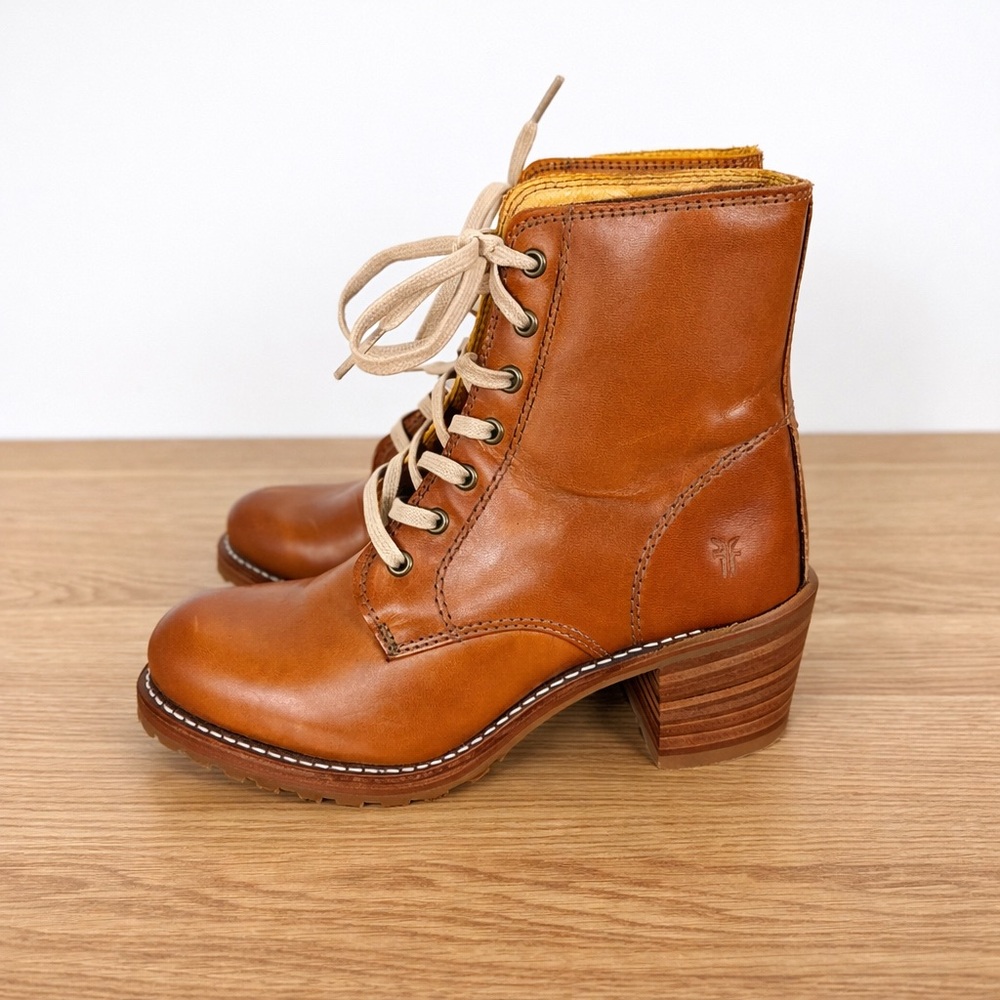 Frye Sabrina 6G Lace Up Boots Women’s 6 Cognac Leather Heeled Combat